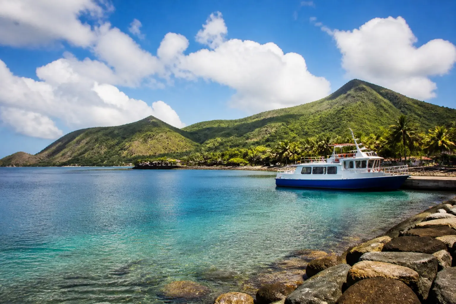 Port insulaire et relief volcanique dans les collectivités françaises d’outre-mer